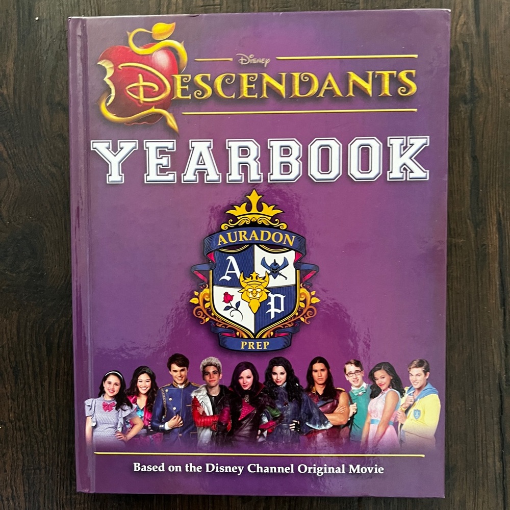 Disney Descendants Purple Yearbook